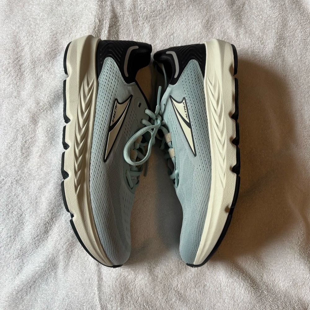 Altra Provision 7 new without box
